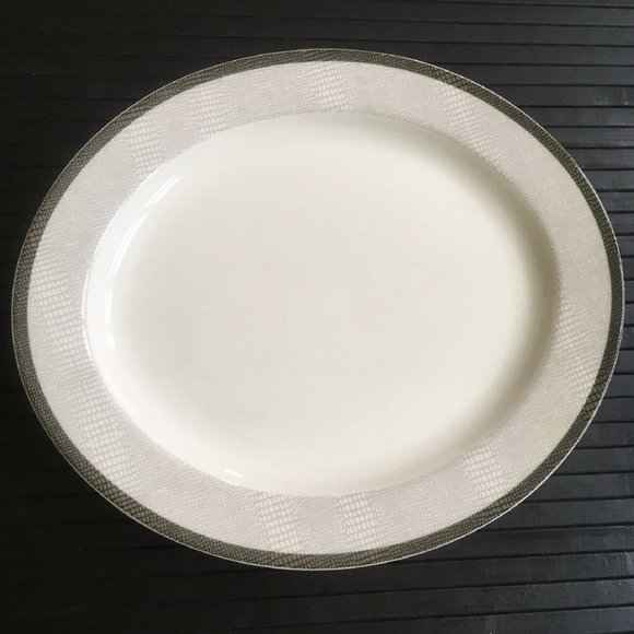 brand new Mikasa Wild Croc Pattern 15" x 13" Porcelain Oval Serving Platter - Picture 3 of 12